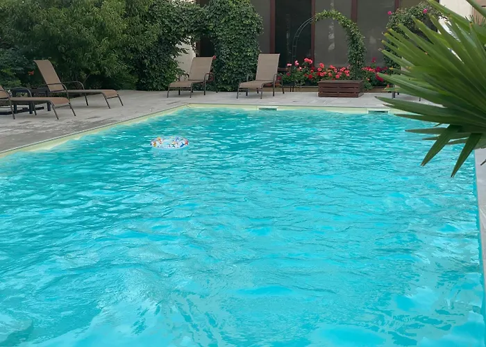 Ξενοδοχείο Perla 4*