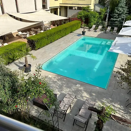 Perla 4*